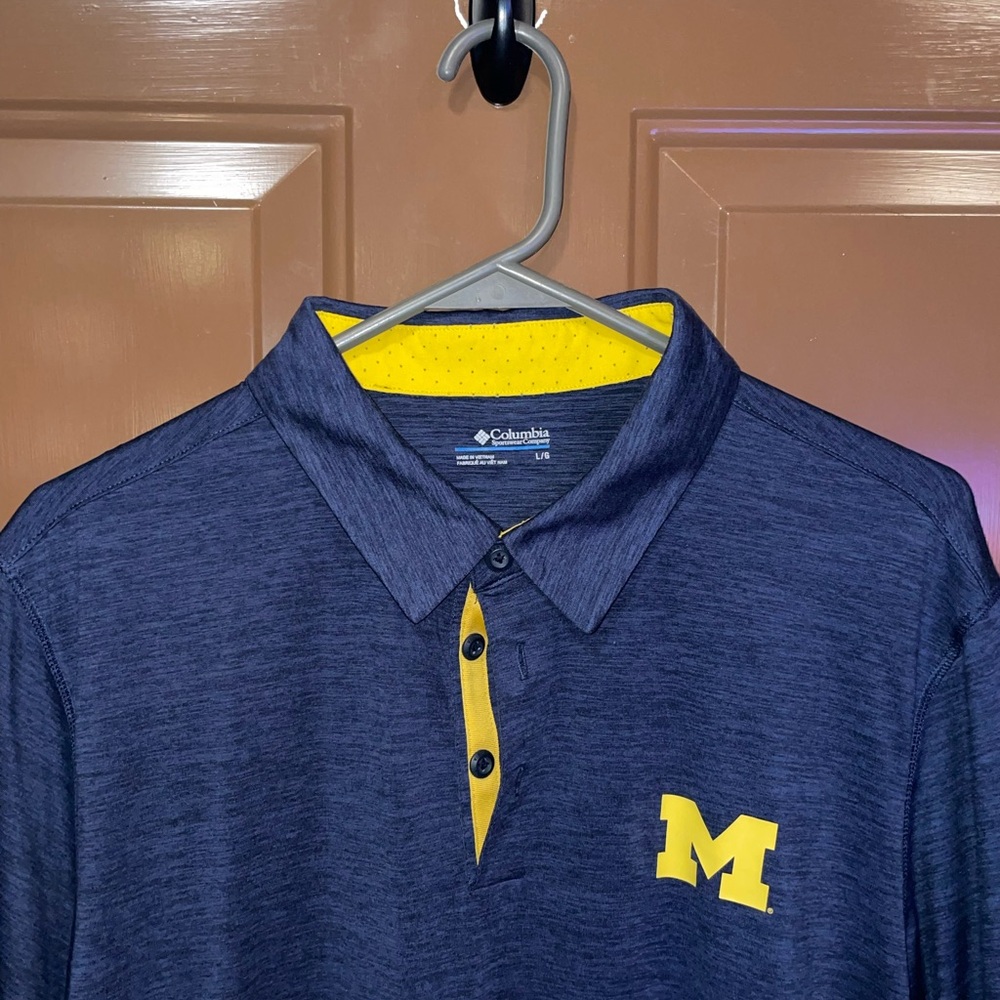 Large Michigan Wolverines Columbia Men's Navy Blue Polo Shirt